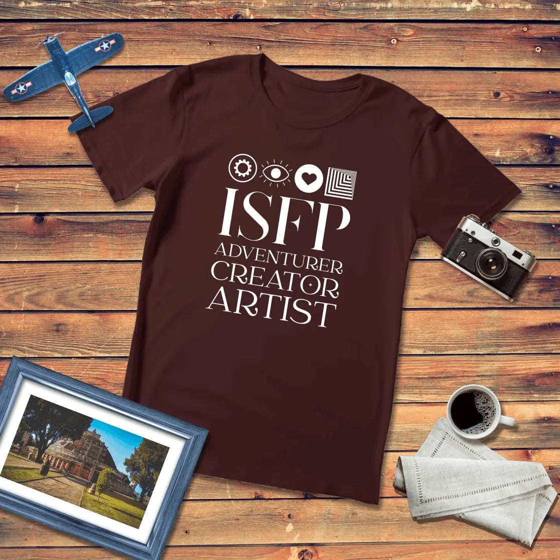 MBTI Personality – ISFP Premium Fit T-Shirt Dark Edition