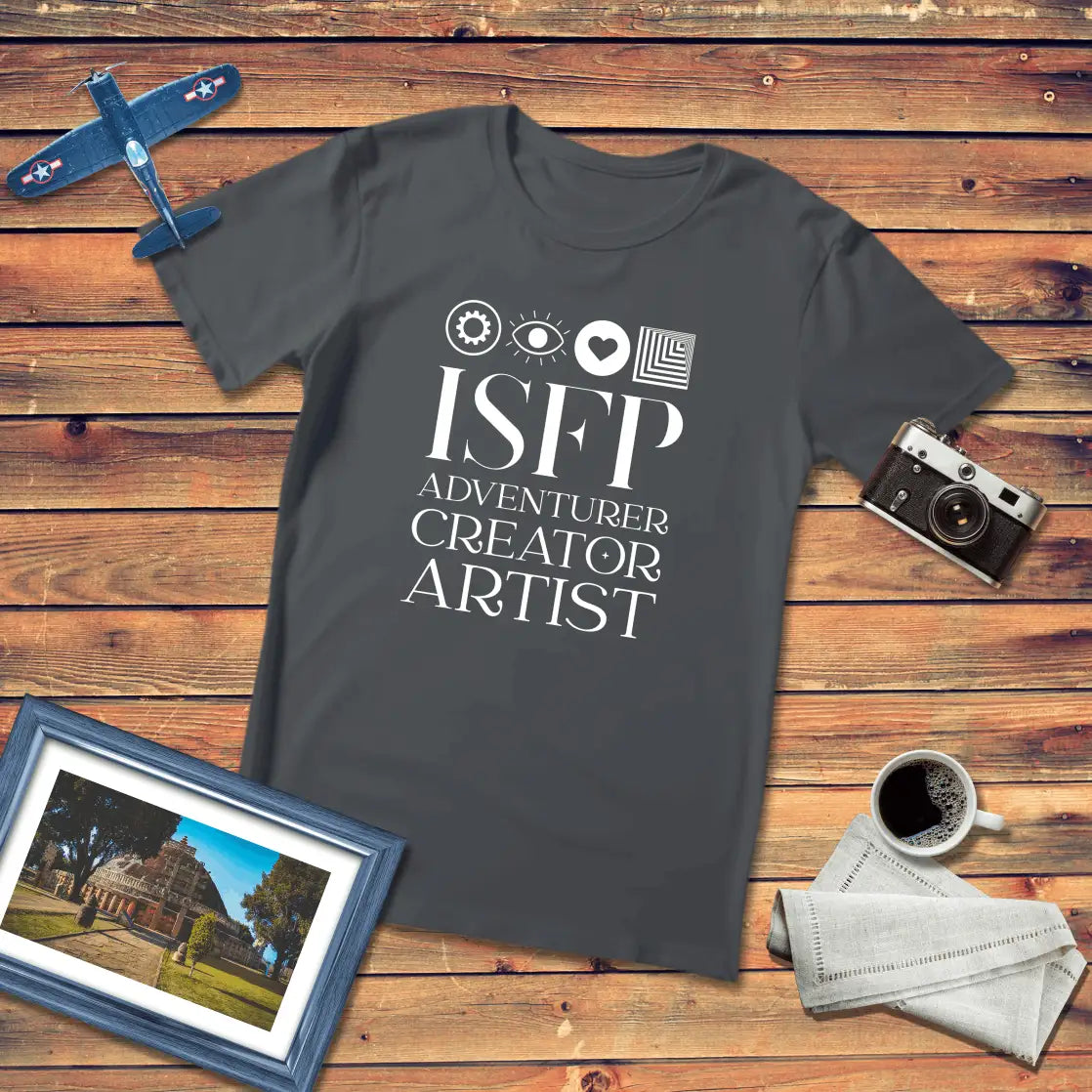 MBTI Personality – ISFP Premium Fit T-Shirt Dark Edition