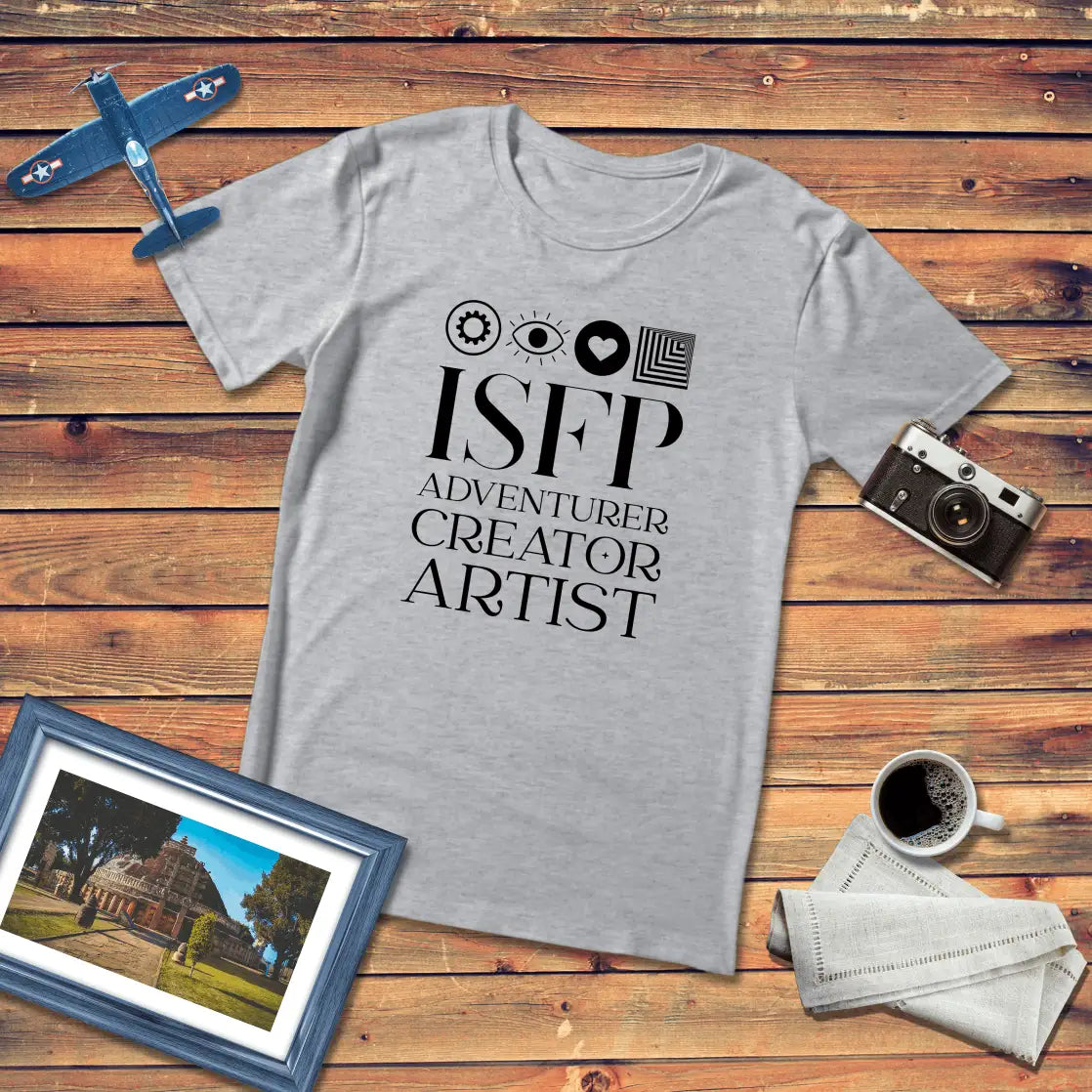 MBTI Personality – ISFP Premium Fit T-Shirt Light Edition